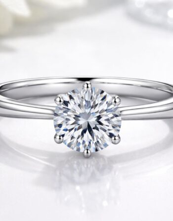 Eterna Solitaire Ring