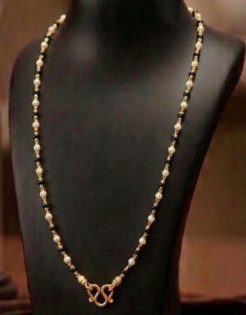 Elegant Heritage Black Bead Gold Necklace 0022